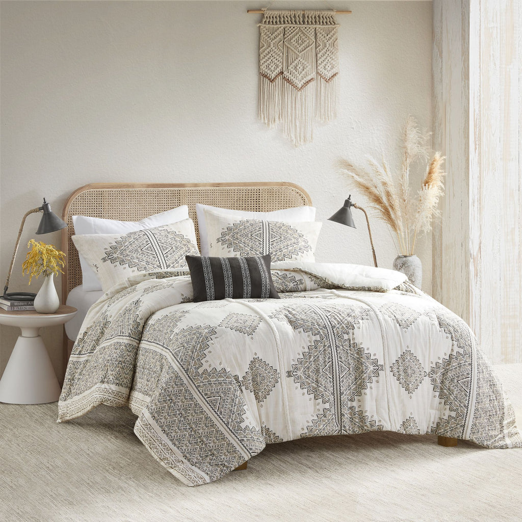 4 Piece Printed Comforter Set with Throw Pillow