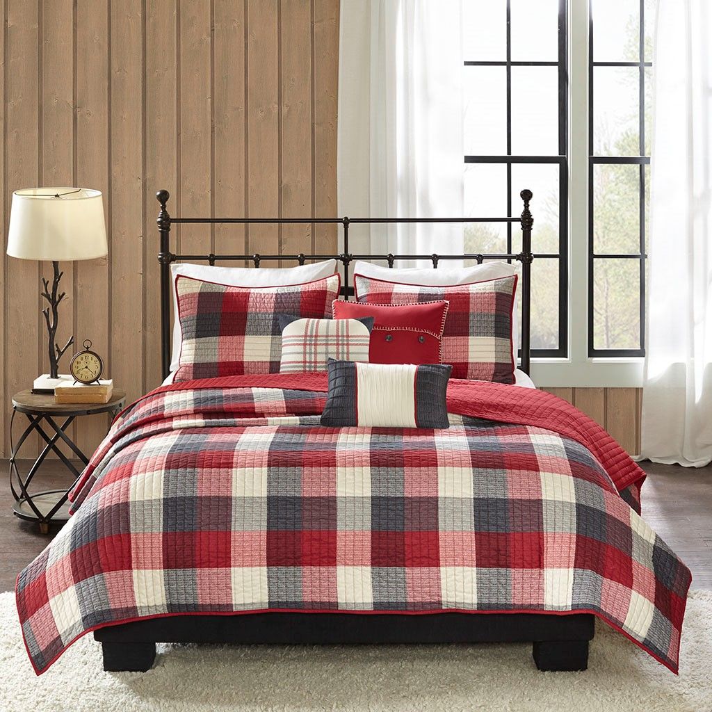 6 Piece Printed Herringbone Quilt Set with Throw Pillows Red Full/Queen