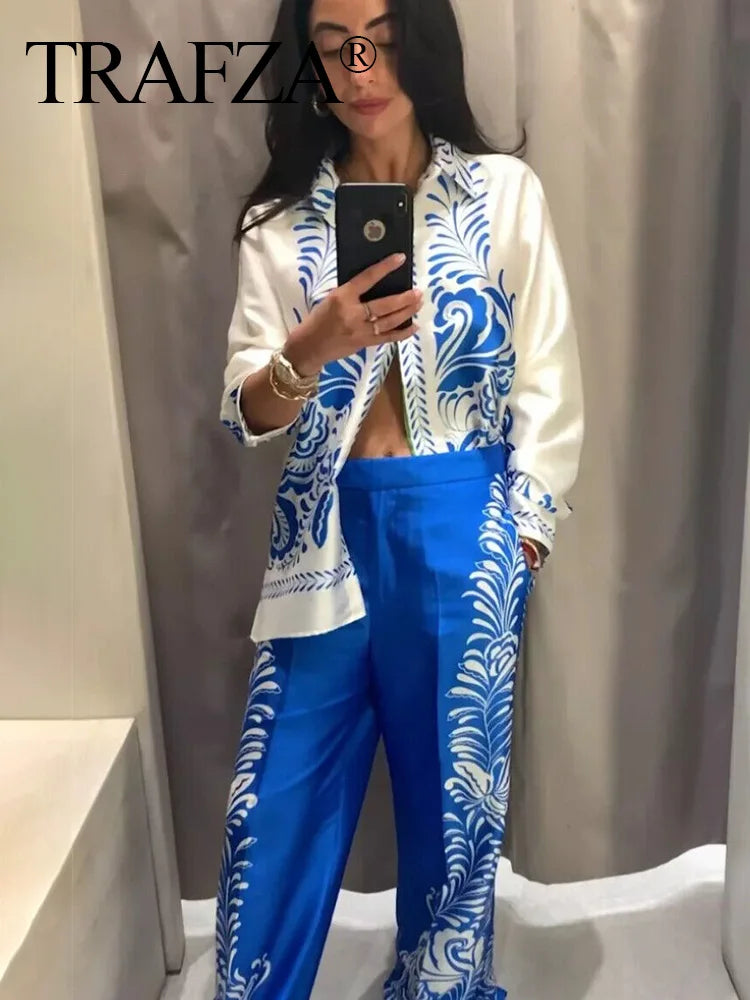 Stylish TRAFZA Women's Vintage Printed Casual Set with Single Breasted Long Sleeve Shirt and Elegant Loose Straight Leg Pants.