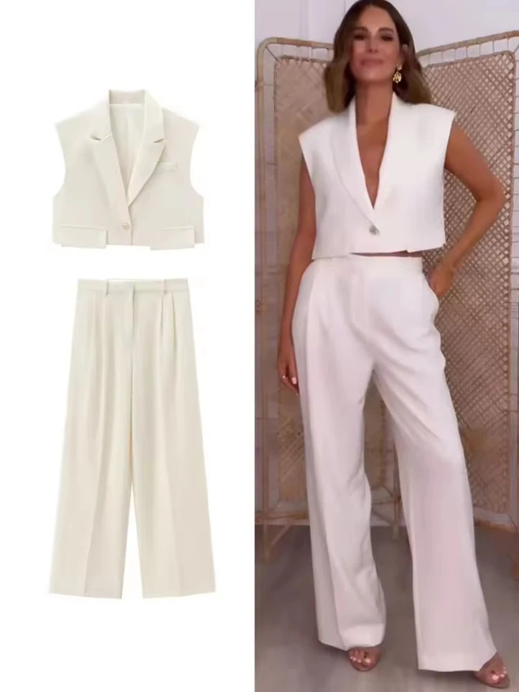 Chic Women Chic Cropped Vest Pants Suit with Lapel and Single Button High-Waist Zip Straight-Leg Trousers Set for versatile style.