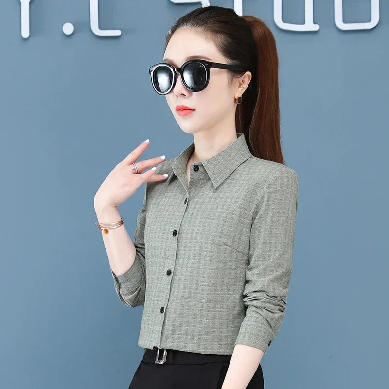 Stylish Women’s Long Sleeve Slimming Cotton Shirt with Flip Collar, perfect for spring and autumn fashion. Comfortable and versatile.