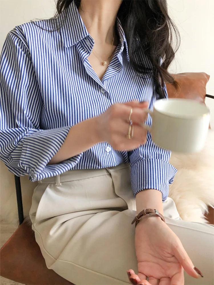 Stylish Women Long Sleeve Striped Blouse Casual Spring Autumn Shirt Lightweight Fashion Top for Ladies, perfect for any occasion.