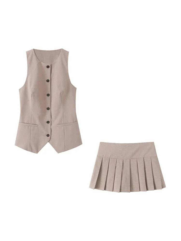 Stylish and comfortable, the Women’s Fitted Round Neck Waistcoat and Mid Waist Pleated Skort Two-Piece Set by TRZA.
