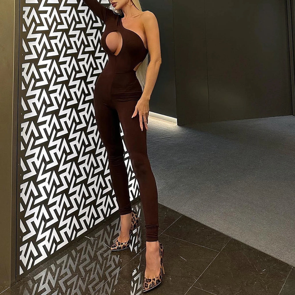 Elegant and bold, this Women’s Sexy Backless Halter Neck Sleeveless Tight Fit Long Jumpsuit is perfect for any evening event.