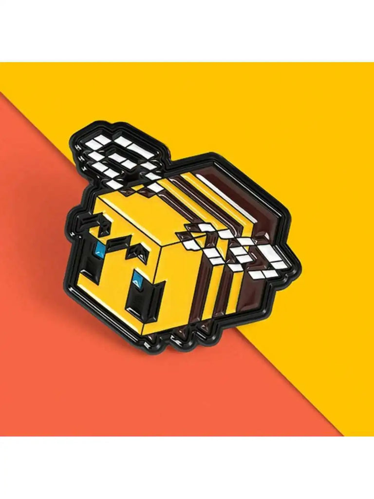 Charming Bee Brooch - Cute Accessory to Brighten Your Outfit and Unique Gift Idea, perfect for adding whimsy to any look.
