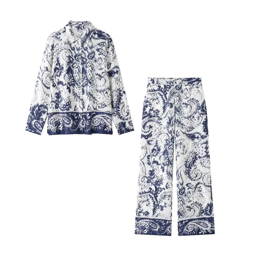 Niche Temperament Printed Split Design Shirt and High Waisted Pants Set for Autumn Fashion, stylishly blending elegance and comfort.