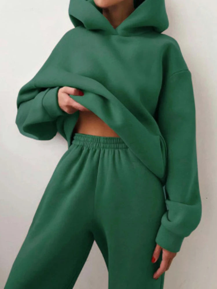 Cozy green Women Autumn Winter Fleece Lined Tracksuit Set with hooded sweatshirt and jogger sweatpants for comfort.