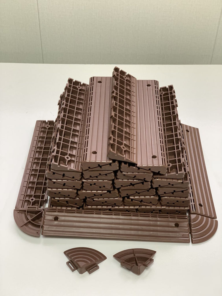 Auxiliary products for splicing plastic floors, 60edge sealing strips and 4corners, brown