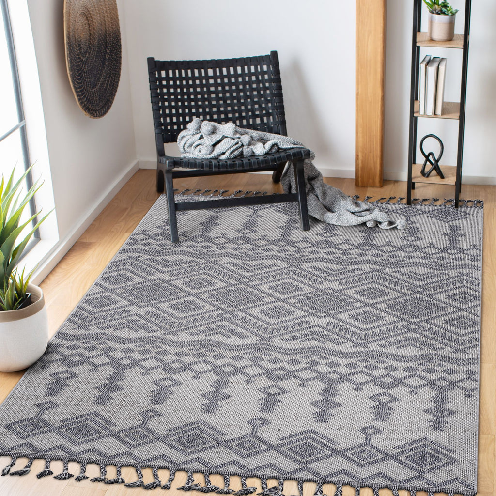 LOOM & LUXE Collection 5X7 White/Gray /Traditional Indoor/Outdoor Area Rug