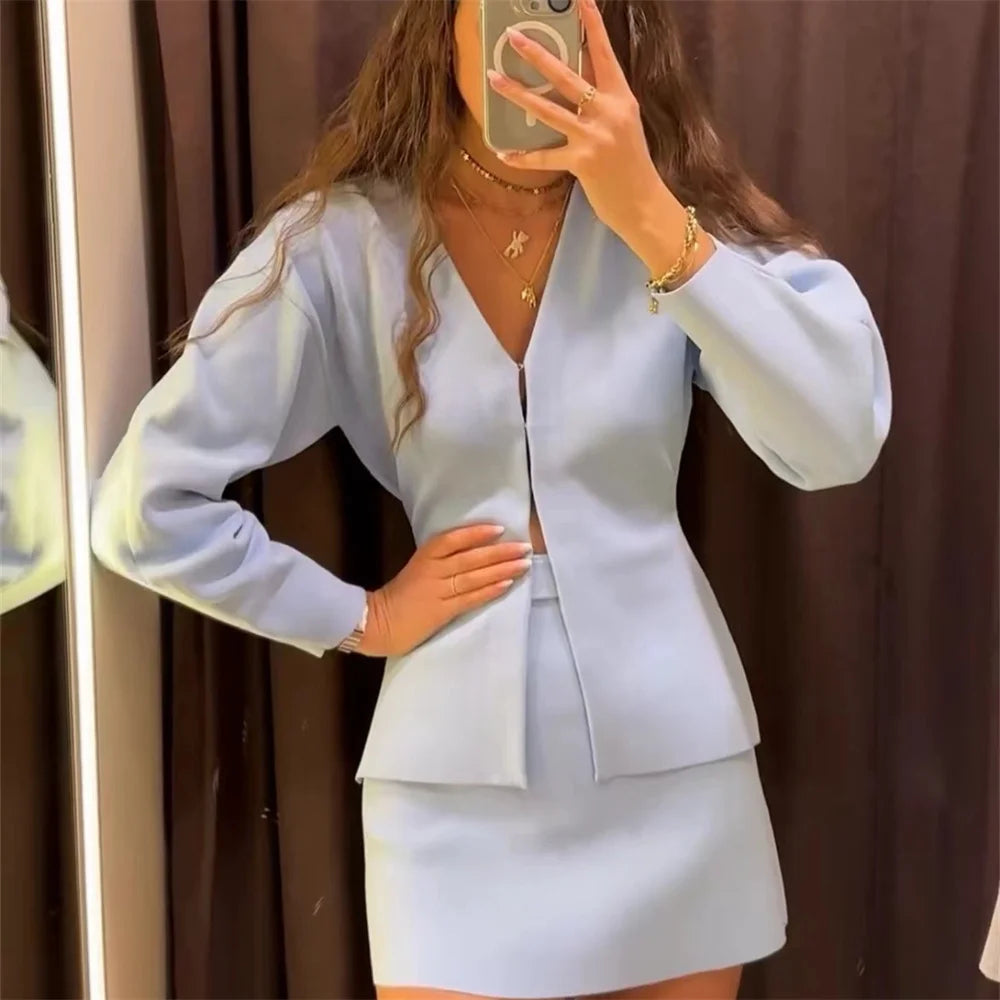 Women’s Fashionable Knitted Slim Fit Jacket and Skirt Set Lightweight Casual Two-Piece Outfit for Spring and Summer